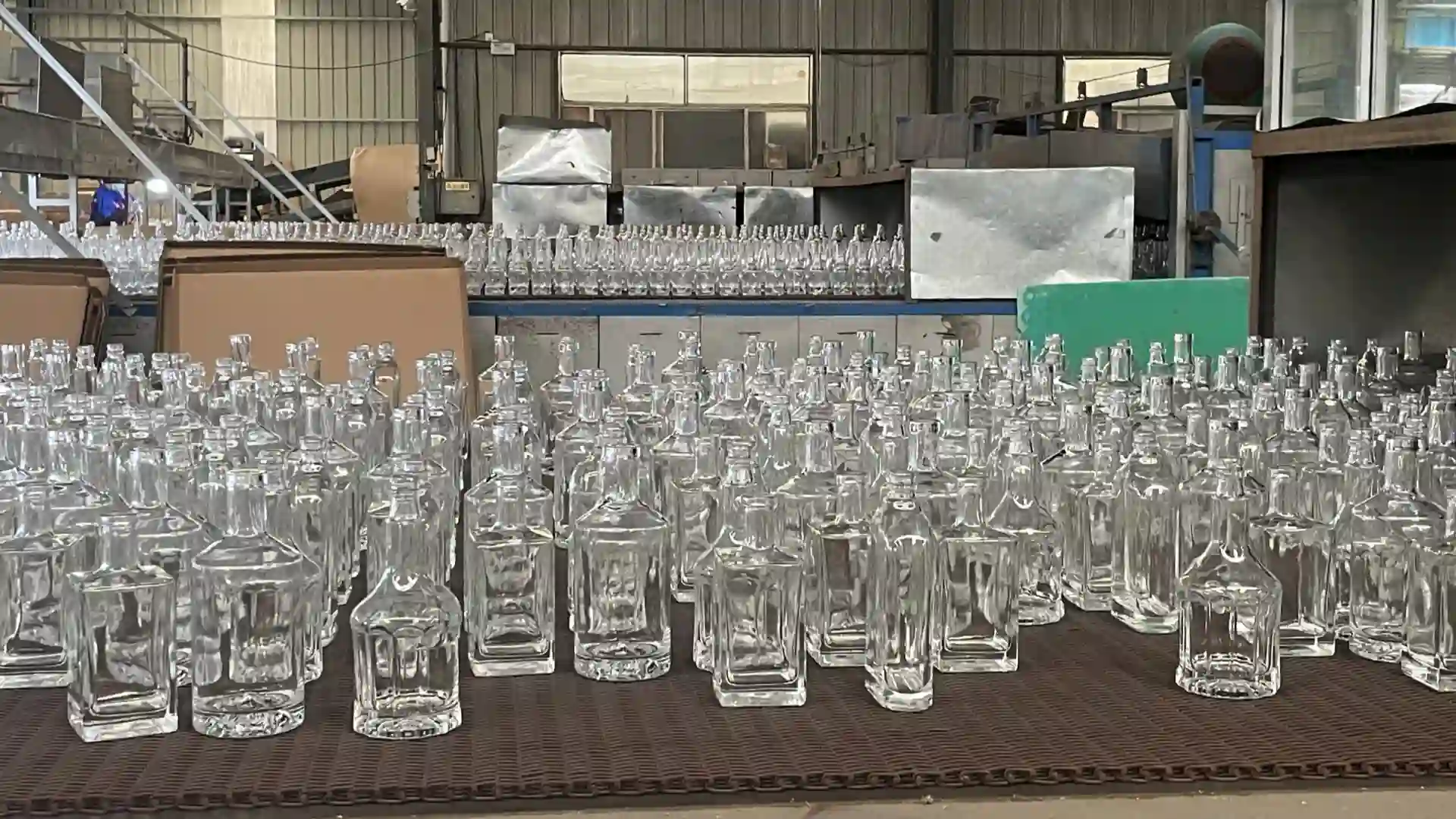 ¿A Cuánto Se Venden Las Botellas de Vidrio? Guía Completa de Precios 2025